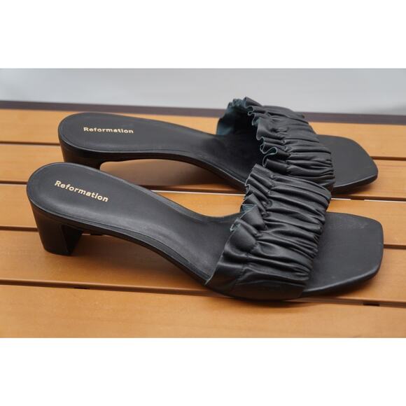 New Reformation Shereen Ruched Block Heel in Black Women 9.5 EUC - Picture 6 of 13